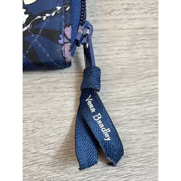 Vera Bradley Ultralight Wallet Floral Blue Zip Around Pockets Inside - Picture 3 of 6